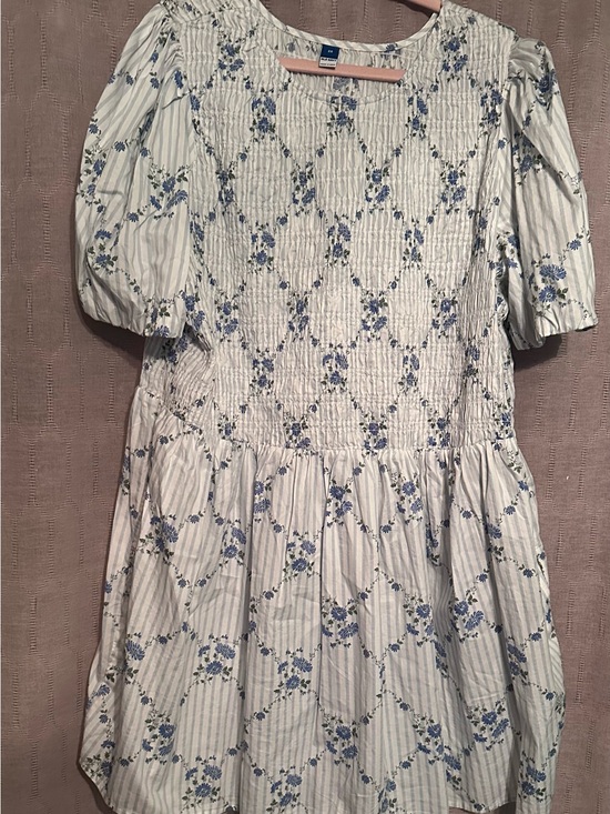 Old Navy Dresses & Skirts - Old Navy Smocked Puff-Sleeve Flare Mini Dress